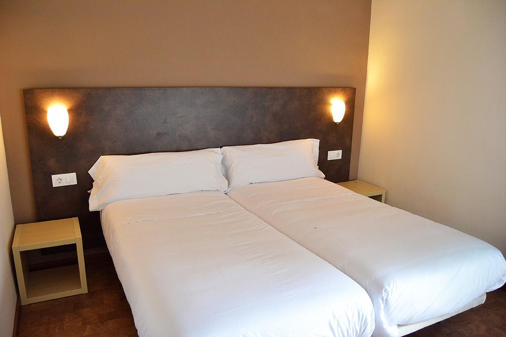 Guarromán Hostal Restaurante Los Mellizos מראה חיצוני תמונה