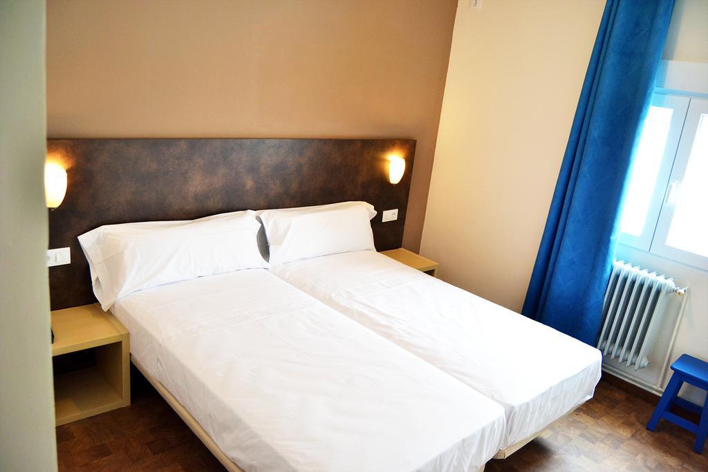Guarromán Hostal Restaurante Los Mellizos מראה חיצוני תמונה